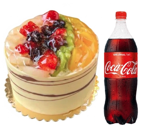 4 ile 6 kişilik karışık mevsim meyveli yaş pasta 1 lt cola usta ellerden çıkan şık sunum.