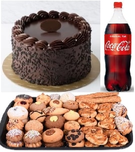 Çikolatalı Yaş Pasta 1 Kg Tatlı-Tuzlu Kuru Pasta ve Kola Menüsü