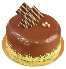 Usta Ellerden 6–9 Kişilik Çikolatalı Yaş Pasta